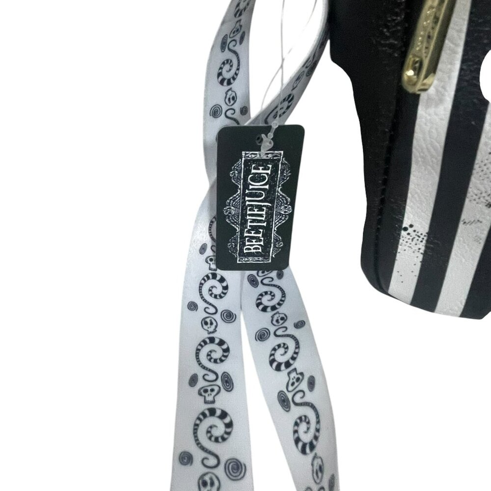 NWT Buckle-Down Women's Crossbody - Beetlejuice Suit Stripes Black White - Picture 11 of 12